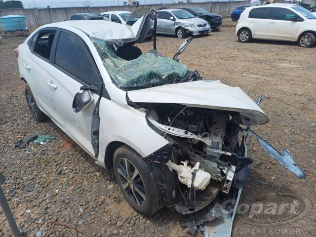 2021 TOYOTA YARIS SEDA 