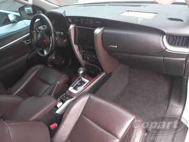 2016 TOYOTA HILUX SW4 