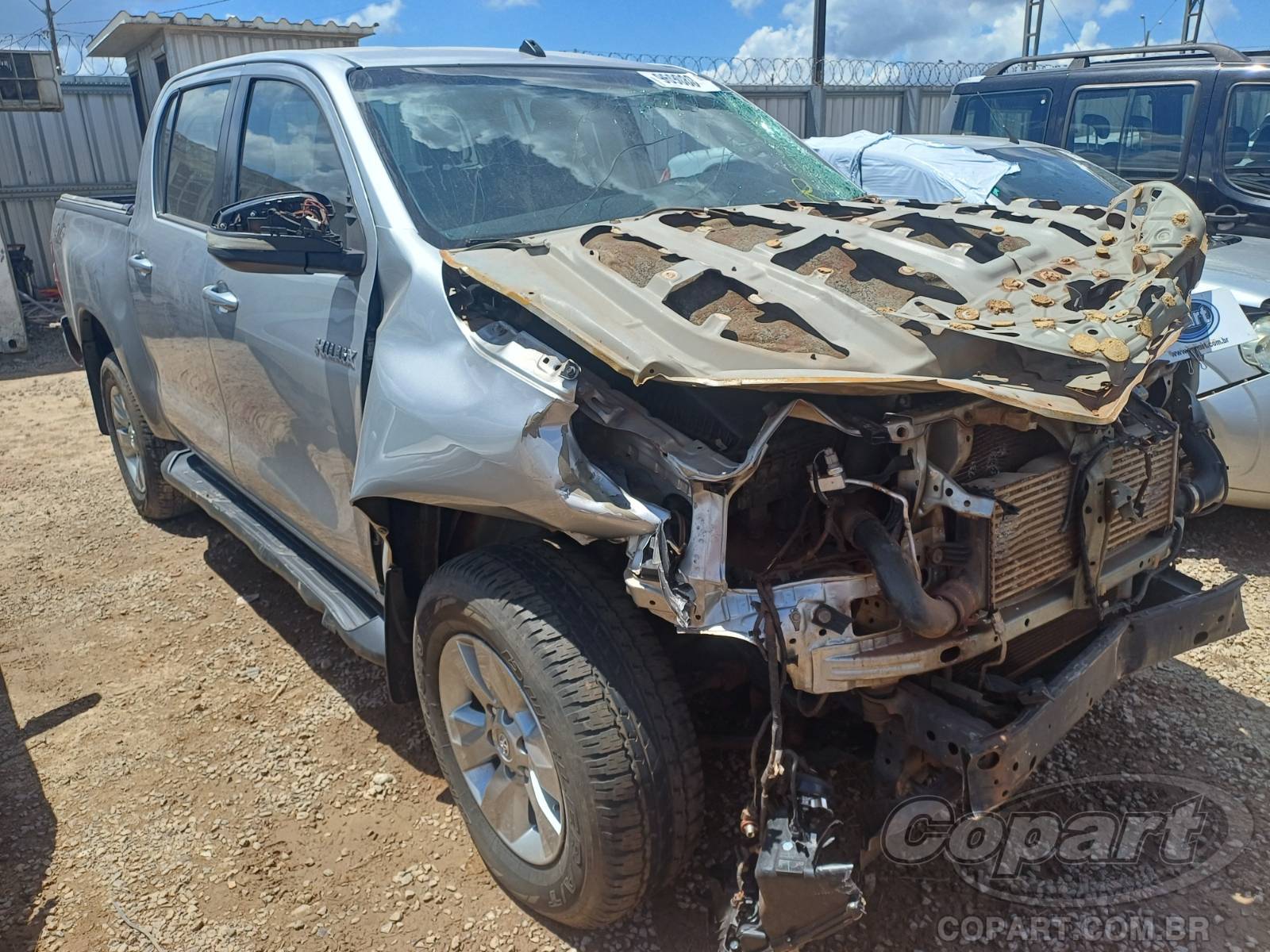 Toyota Hilux CD SRV 2.8 D-4D Turbo 2018 Médio Dano Frontal