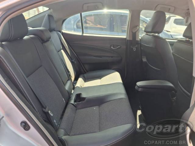 2025 TOYOTA YARIS SEDA 