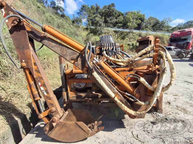 0 IMAP Implemento Rodoviário Escavador 