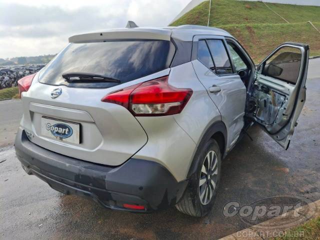 2020 NISSAN KICKS 