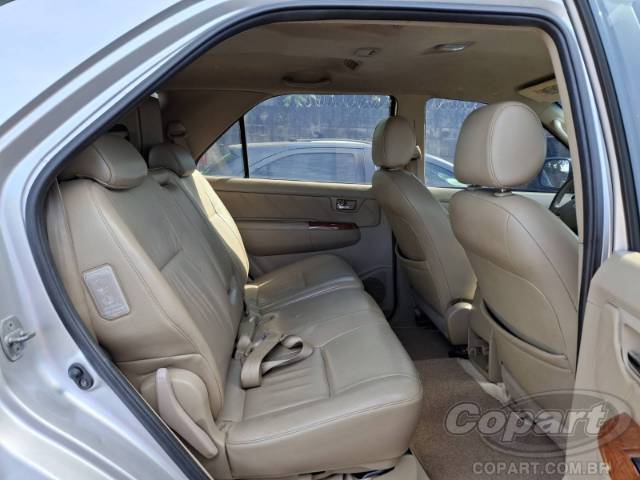 2011 TOYOTA HILUX SW4 