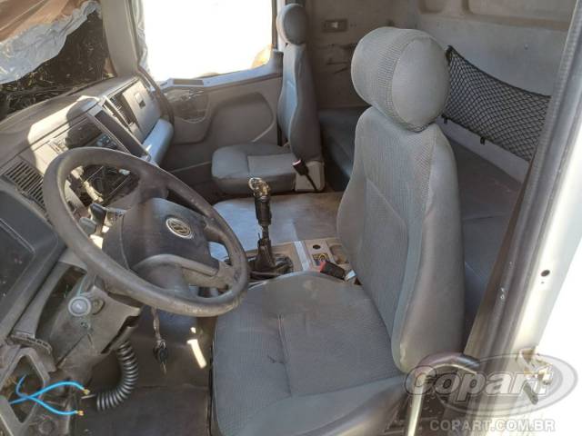 2009 VOLKSWAGEN CONSTELLATION 