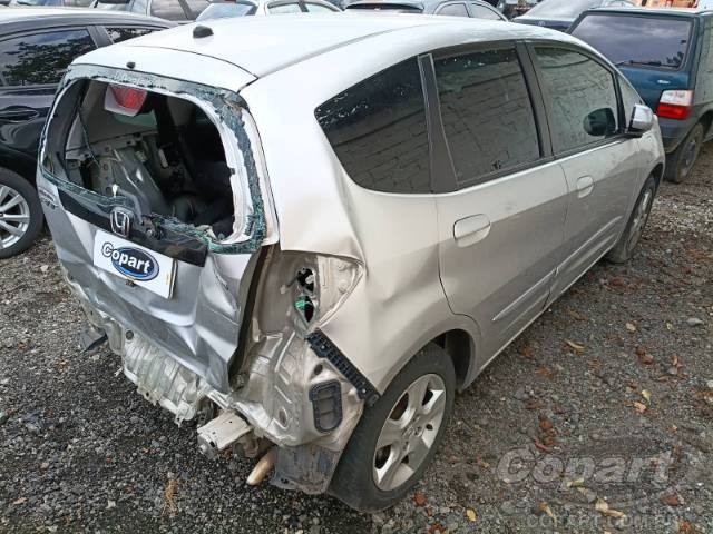 2010 HONDA FIT 