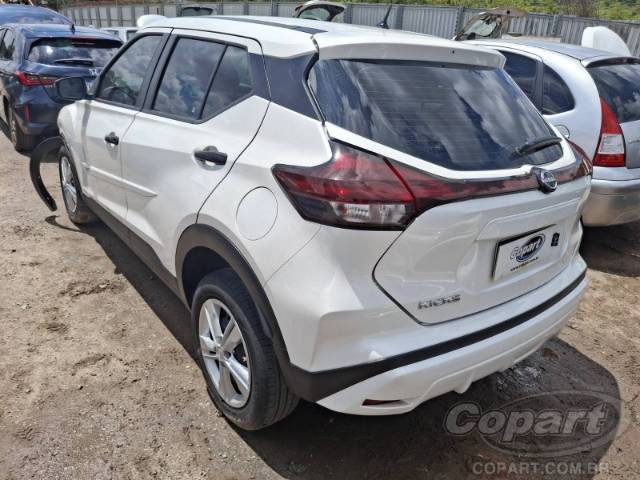 2024 NISSAN KICKS 