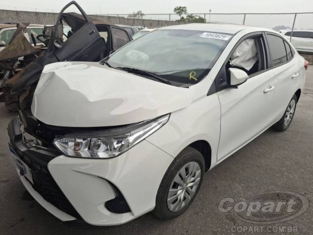 2025 TOYOTA YARIS SEDA 