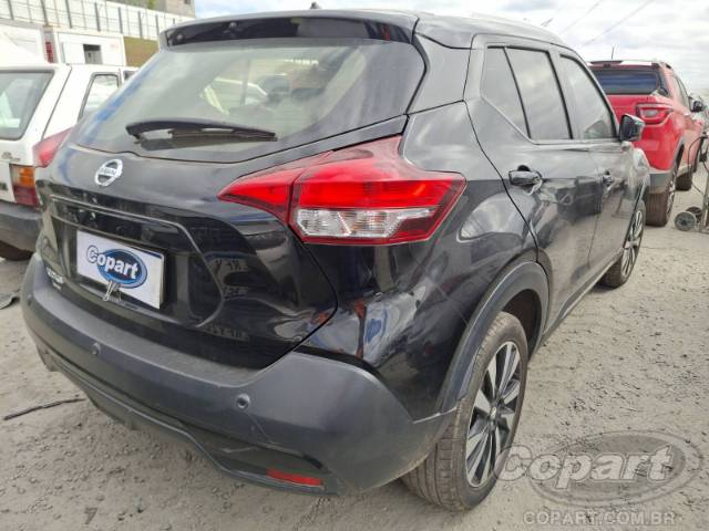 2017 NISSAN KICKS 