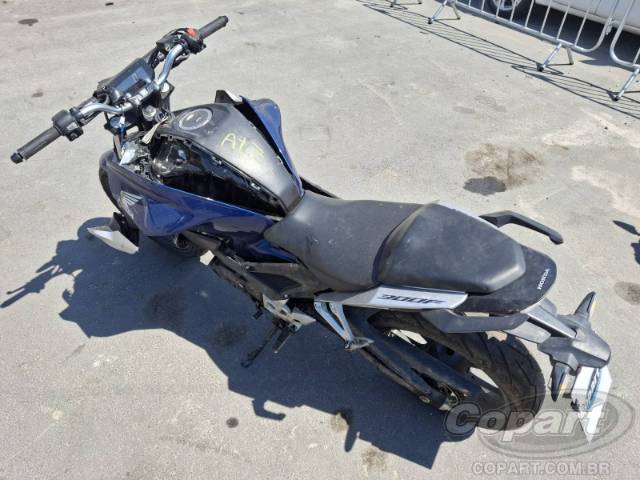 2026 HONDA CB 300F 
