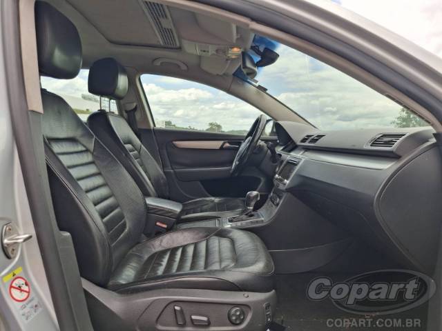 2011 VOLKSWAGEN PASSAT 