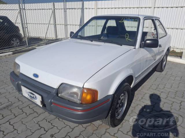 1995 FORD ESCORT 