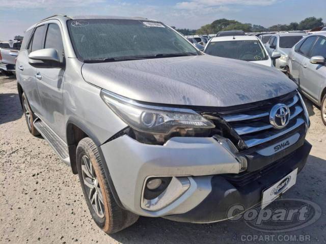 2017 TOYOTA HILUX SW4 