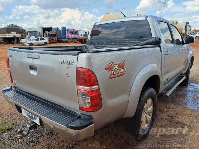 2015 TOYOTA HILUX CD 