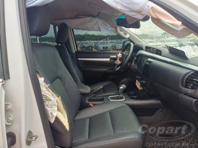 2024 TOYOTA HILUX CD 