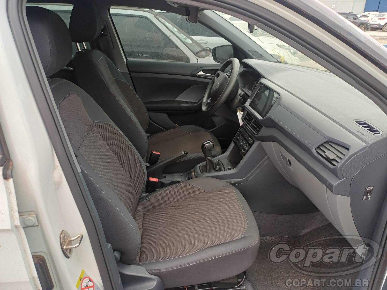 2022 VOLKSWAGEN T-CROSS — foto 5 de 10