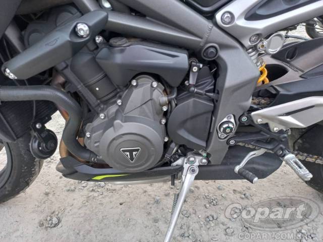 2022 TRIUMPH STREET TRIPLE 