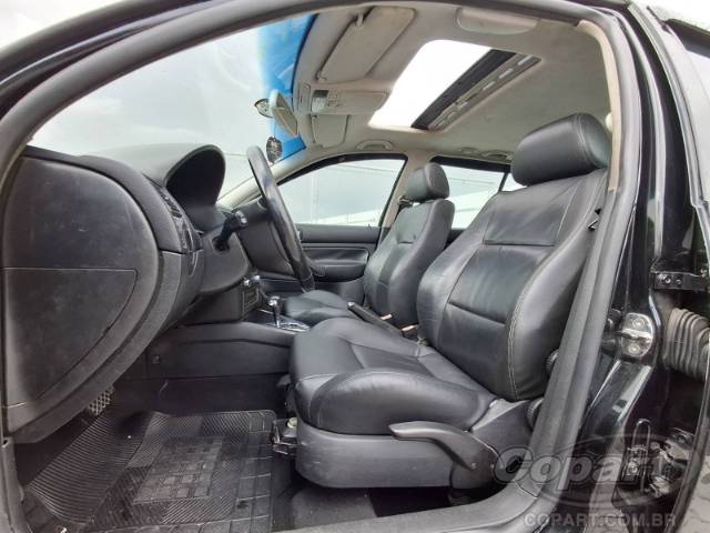 2003 VOLKSWAGEN GOLF 