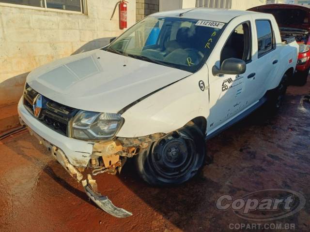 2020 RENAULT DUSTER OROCH 