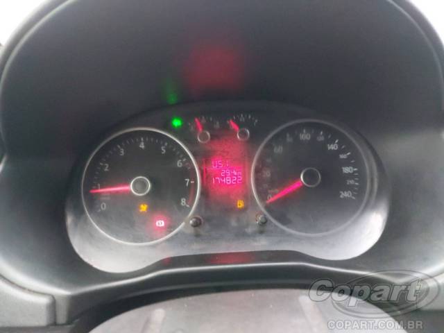 2016 VOLKSWAGEN VOYAGE 