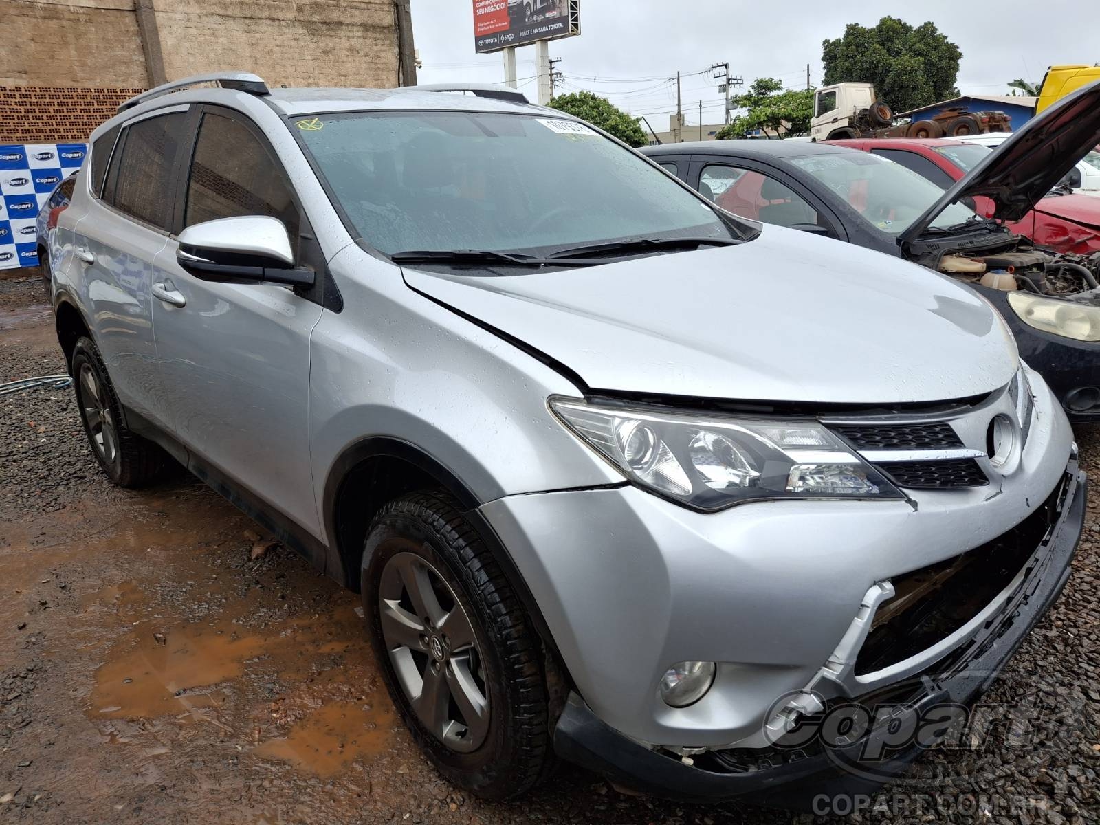 Veículo Toyota RAV4 Toyota RAV4 2.0 16V Dual VVTi 2015 Colisão Frontal 2015 em leilão