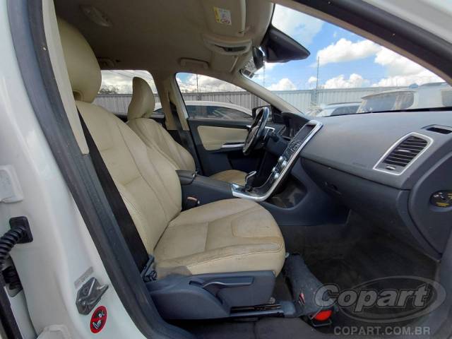 2015 VOLVO XC60 