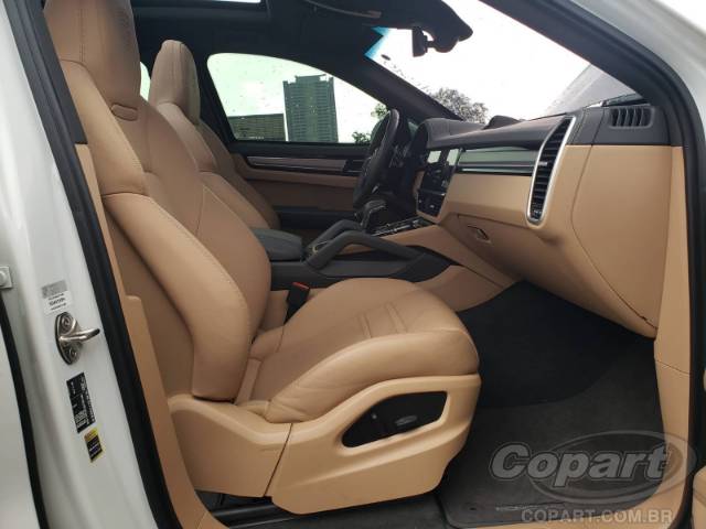 2023 PORSCHE CAYENNE COUPE 