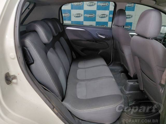 2016 FIAT PUNTO 