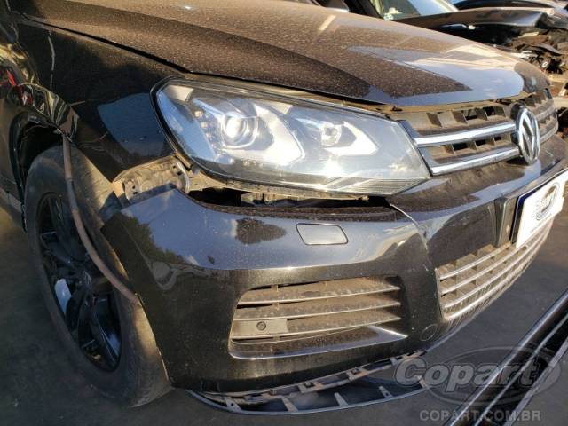 2014 VOLKSWAGEN TOUAREG 