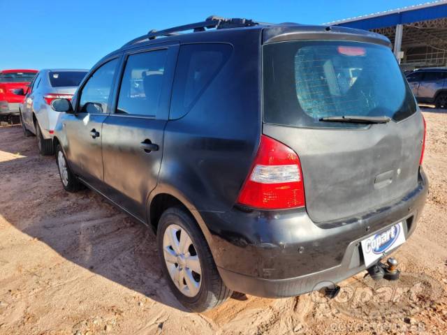 2011 NISSAN LIVINA 