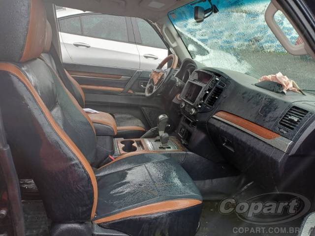 2011 MITSUBISHI PAJERO FULL 