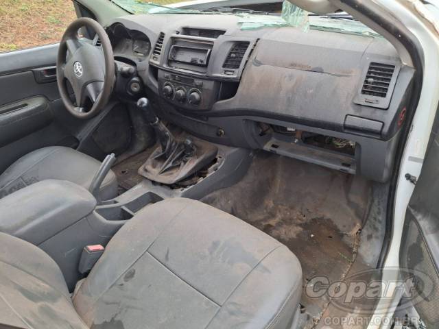 2015 TOYOTA HILUX CS 