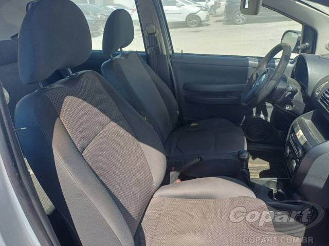 2005 VOLKSWAGEN FOX 