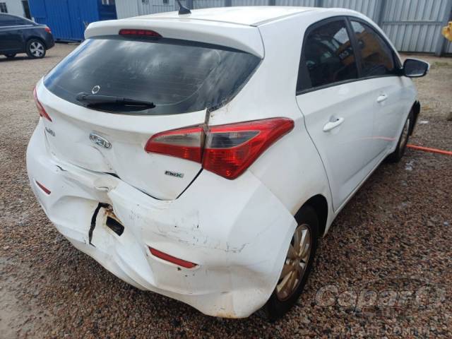 2015 HYUNDAI HB20 