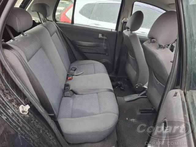 2010 VOLKSWAGEN FOX 