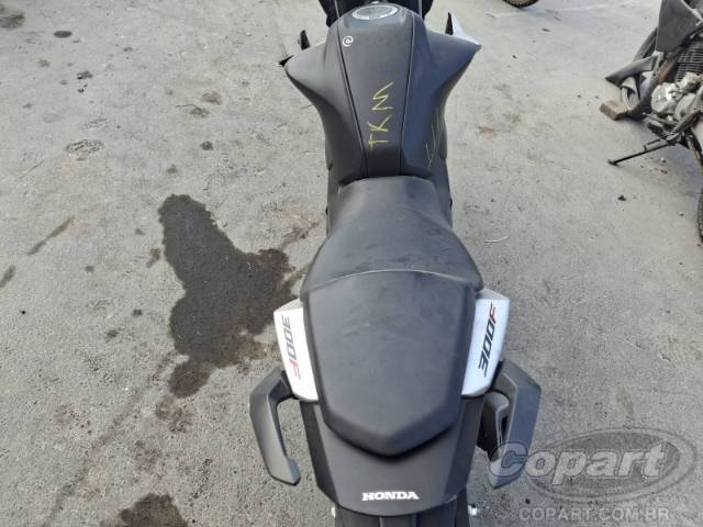 2026 HONDA CB 300F 