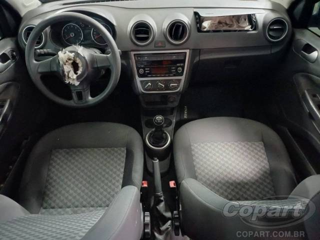 2015 VOLKSWAGEN VOYAGE 