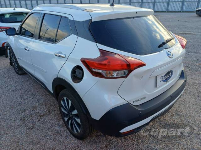 2021 NISSAN KICKS 