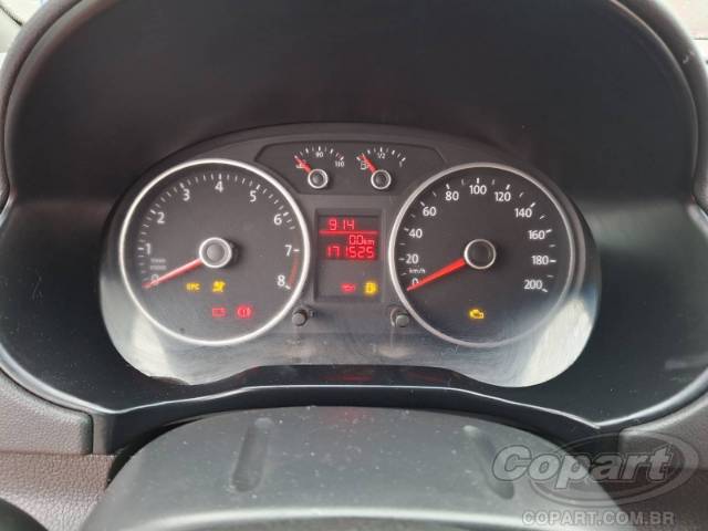 2015 VOLKSWAGEN VOYAGE 