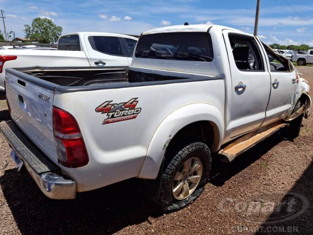 2015 TOYOTA HILUX CD 