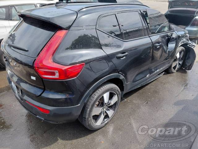 2022 VOLVO XC40 