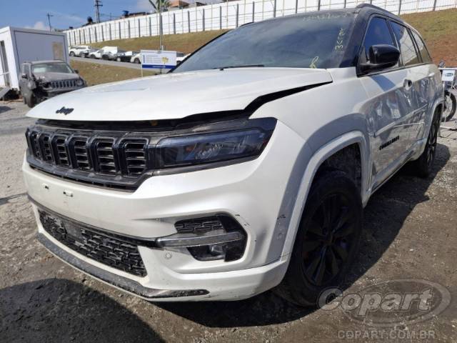 2025 JEEP COMMANDER 