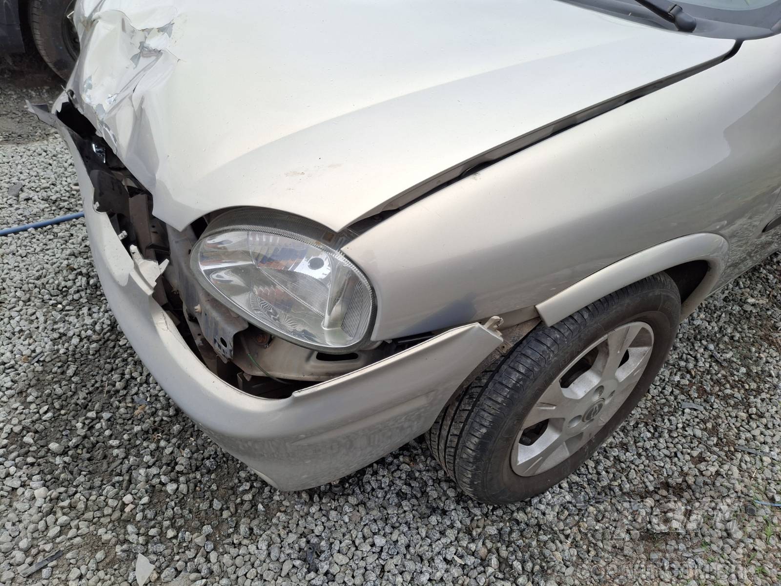 2004 CHEVROLET CORSA SEDAN — foto 14 de 15