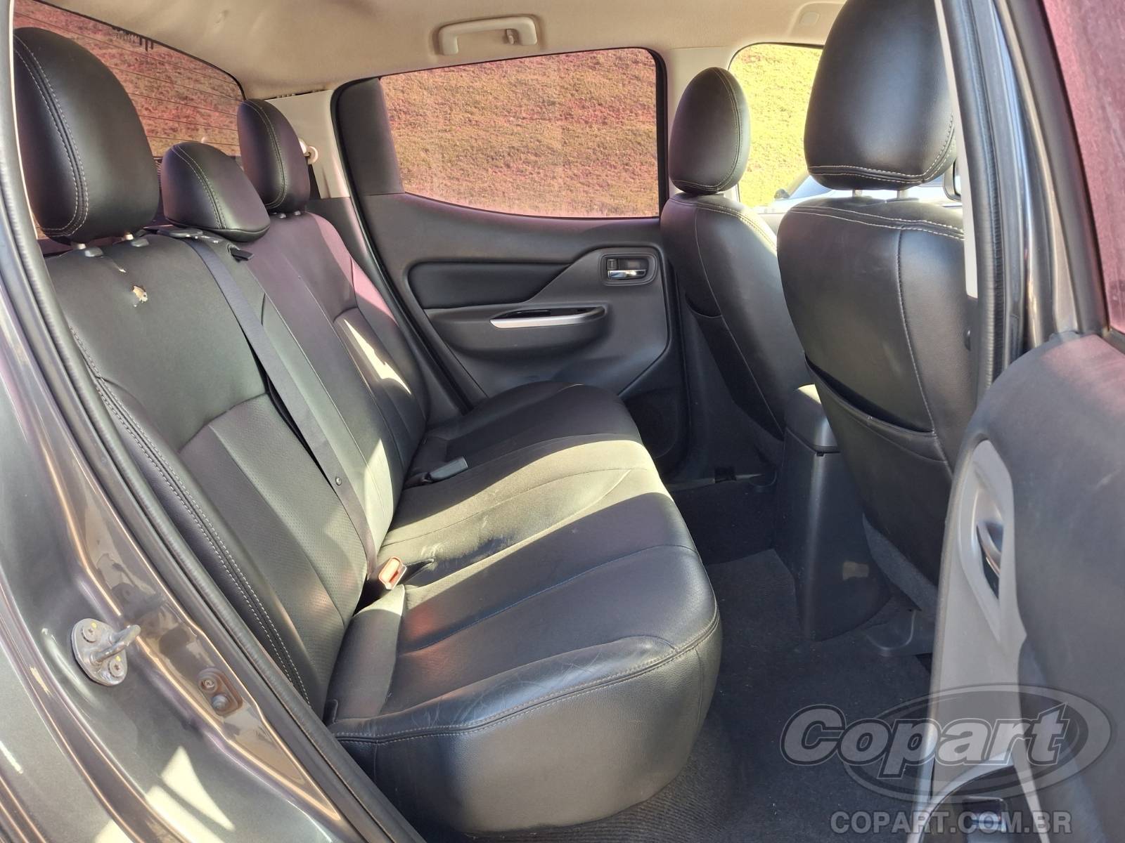 Foto 6 de 12: 2019 MITSUBISHI L200 TRITON SPORT