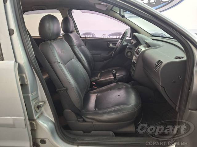 2011 CHEVROLET CORSA SEDAN 