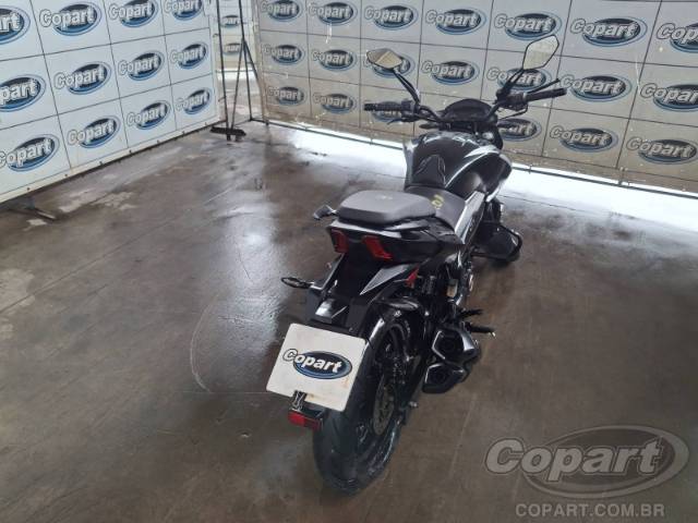 2025 BAJAJ DOMINAR 