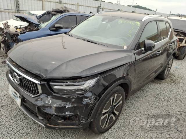 2021 VOLVO XC40 