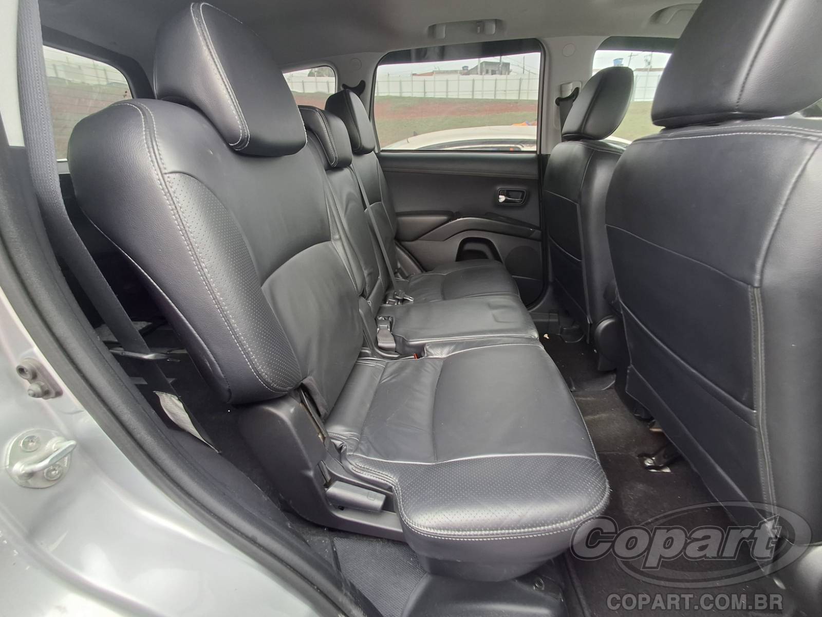 Foto 6 de 12: 2012 MITSUBISHI OUTLANDER