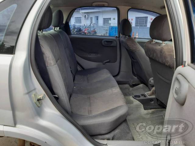 2004 CHEVROLET CORSA SEDAN 