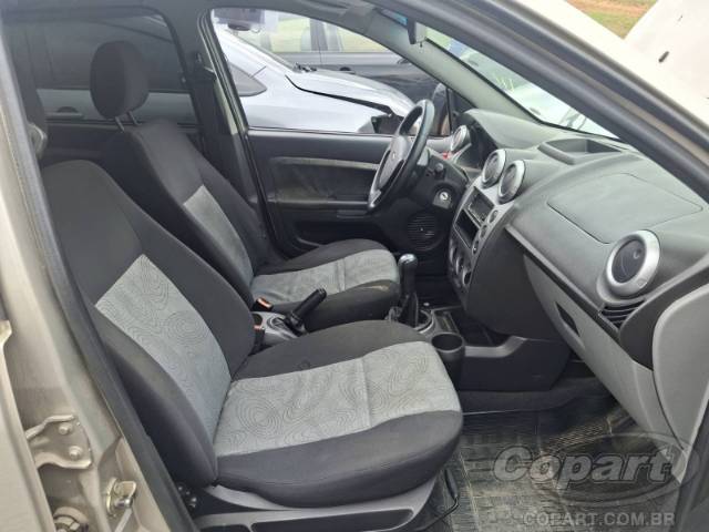 2009 FORD FIESTA SEDAN 