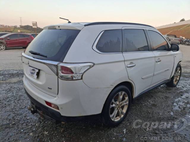 2014 MITSUBISHI OUTLANDER 